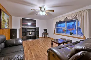 10N836 Maple St, Elgin, IL 60123 - Photo 5