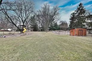 10N836 Maple St, Elgin, IL 60123 - Photo 27