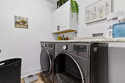 2817 N Sacramento Avenue, Chicago, IL 60618 - Photo 21