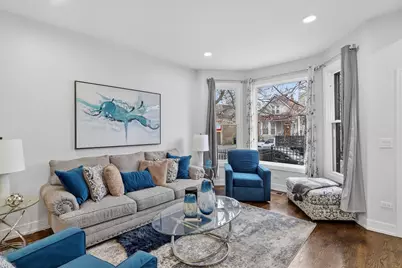 2817 N Sacramento Avenue, Chicago, IL 60618 - Photo 3