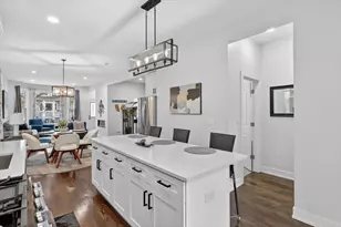 2817 N Sacramento Ave, Chicago, IL 60618 - Photo 9