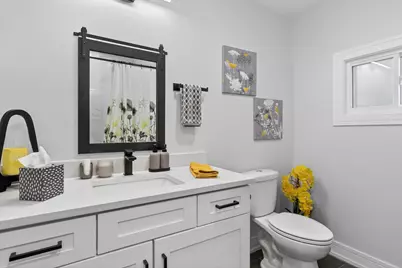 2817 N Sacramento Avenue, Chicago, IL 60618 - Photo 23