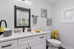 2817 N Sacramento Ave, Chicago, IL 60618 - Photo 23