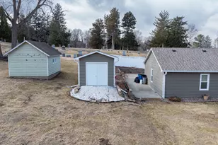 105 S Bluff St, Albany, IL 61230 - Photo 29