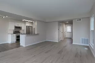 58 Marion Ln, Streamwood, IL 60107 - Photo 7