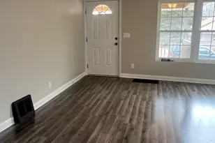 207 Davis St, Joliet, IL 60436 - Photo 3