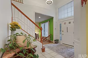 1121 Williamsburg Cir, Grayslake, IL 60030 - Photo 5