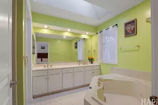 1121 Williamsburg Cir, Grayslake, IL 60030 - Photo 15