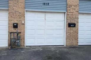 1612 Islandview Ct, Hoffman Estates, IL 60169 - Photo 1