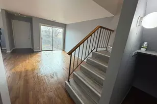 1612 Islandview Ct, Hoffman Estates, IL 60169 - Photo 9