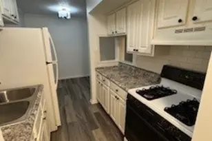 1870 Tall Oaks Dr, Aurora, IL 60505 - Photo 3