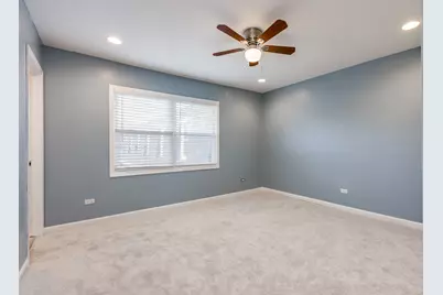 2612 W Pratt Boulevard, Chicago, IL 60645 - Photo 11