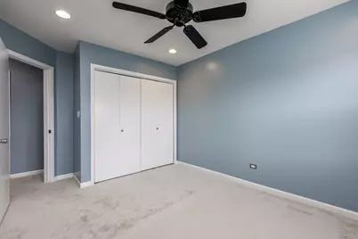 2612 W Pratt Boulevard, Chicago, IL 60645 - Photo 17