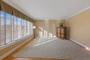 5004 Harnew Rd S, Oak Lawn, IL 60453 - Photo 5