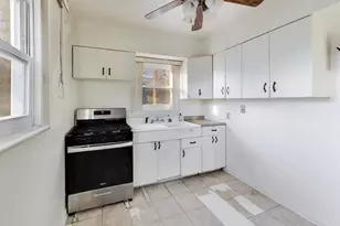 9637 S Wood St, Chicago, IL 60643 - Photo 9