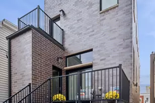 2154 W Erie St, Chicago, IL 60612 - Photo 11