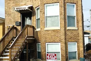 5718 W 63rd Pl, Chicago, IL 60638 - Photo 1