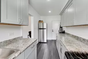 126 Clyde Ave, Evanston, IL 60202 - Photo 9