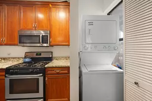4348 N Kenmore Ave, Chicago, IL 60613 - Photo 15