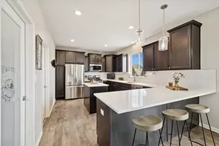 1059 Waterfront Ln, Pingree Grove, IL 60140 - Photo 5