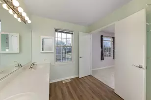 1604 Pebble Beach Cir, Elgin, IL 60123 - Photo 23