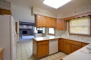 2645 N Evergreen Ave, Waukegan, IL 60087 - Photo 9