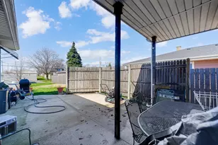 319 Morris St, Joliet, IL 60436 - Photo 19