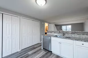 2053 Westview Ln, Round Lake Beach, IL 60073 - Photo 5