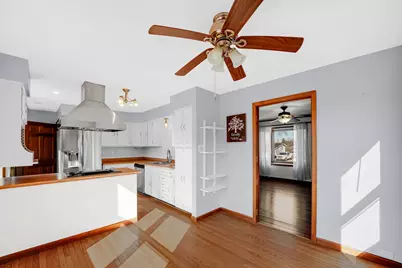 2713 Forest Glen Parkway, Woodridge, IL 60517 - Photo 9