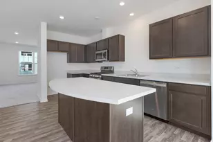 530 Wolverine Dr, Aurora, IL 60502 - Photo 7