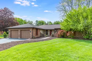 277 Little Stonegate Ct, Cary, IL 60013 - Photo 1