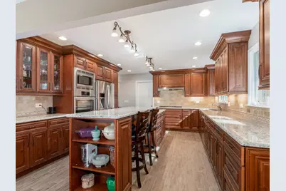 277 Little Stonegate Court, Cary, IL 60013 - Photo 3