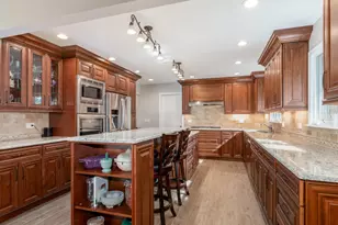 277 Little Stonegate Ct, Cary, IL 60013 - Photo 3