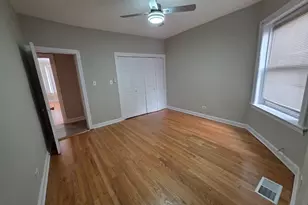 7719 S Essex Ave, Chicago, IL 60649 - Photo 11