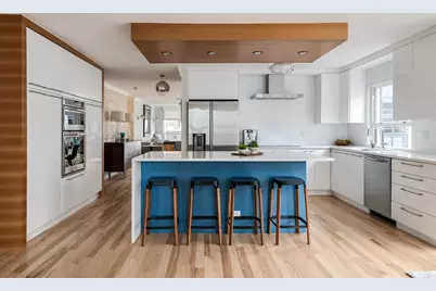 1313 N Ritchie Court #1005, Chicago, IL 60610 - Photo 3