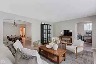 4550 W Thorndale Ave, Chicago, IL 60646 - Photo 5