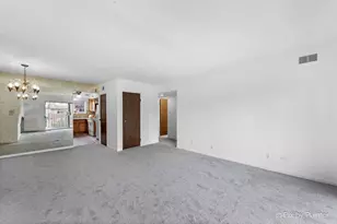 9407 Bay Colony Dr, Des Plaines, IL 60016 - Photo 9