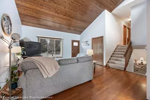 2469 Lakeside Dr, Aurora, IL 60504 - Photo 3