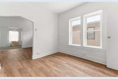 136 S Butrick Street, Waukegan, IL 60085 - Photo 5