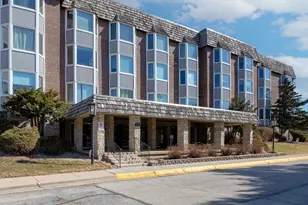 2500 Archbury Ln, Park Ridge, IL 60068 - Photo 1