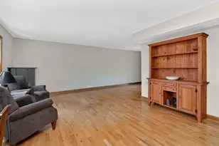 1221 Driftwood Ln, Bartlett, IL 60103 - Photo 3