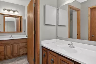 1221 Driftwood Ln, Bartlett, IL 60103 - Photo 15