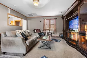 916 Berylan St, Belvidere, IL 61008 - Photo 7