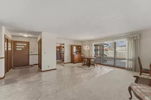 221 Hilltop Ct, Milan, IL 61264 - Photo 5