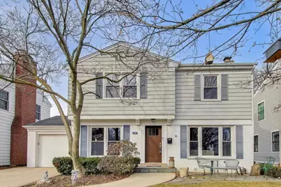 200 S Derbyshire Lane, Arlington Heights, IL 60004 - Photo 1