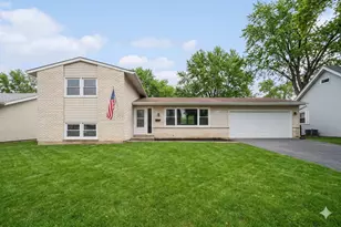 334 Stillwell Dr, Buffalo Grove, IL 60089 - Photo 1