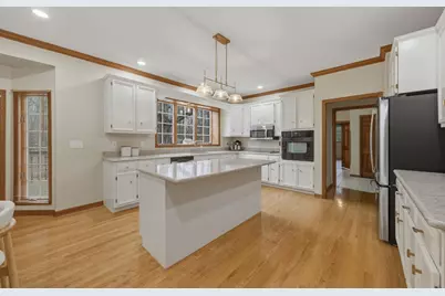 55 Oak Creek Drive, Yorkville, IL 60560 - Photo 11