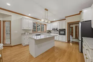 55 Oak Creek Dr, Yorkville, IL 60560 - Photo 11