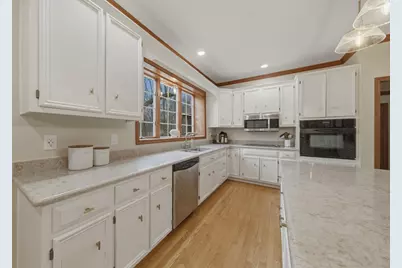 55 Oak Creek Drive, Yorkville, IL 60560 - Photo 9