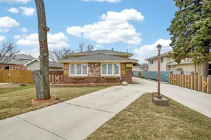 10532 S 80th Ct, Palos Hills, IL 60465 - Photo 1